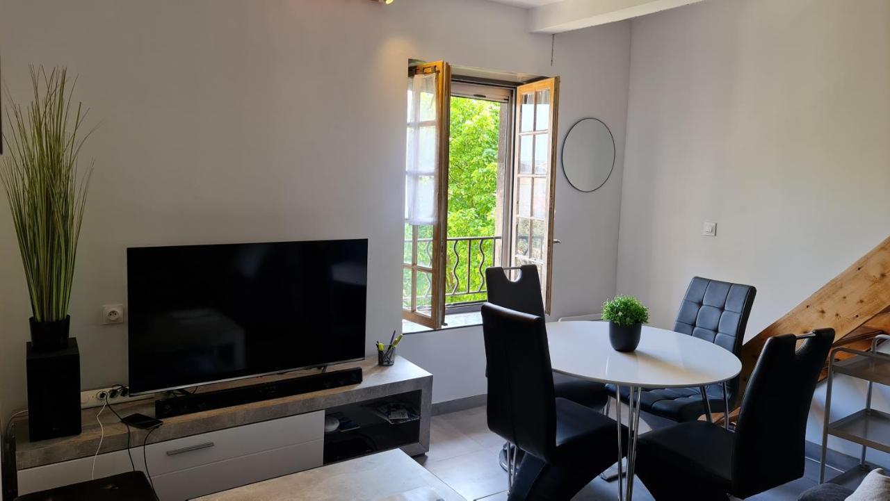 Le Cocon De La Republique T3 Mezzanine Belle Vue Plein Sud Sans Vis A Vis Dans Une Petite Tres Calme Centre Apartment Agde