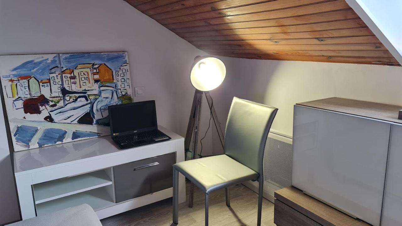 Le Cocon De La République: Tranquil Mezzanine With Southern Views Agde