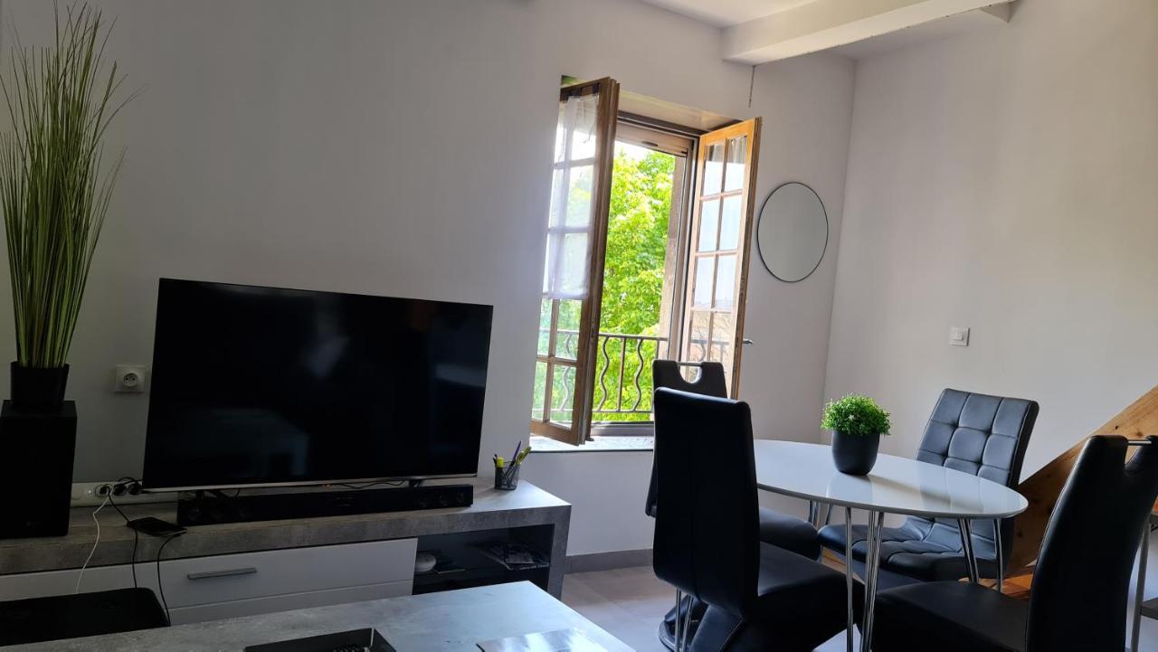Le Cocon De La République: Tranquil Mezzanine With Southern Views Agde