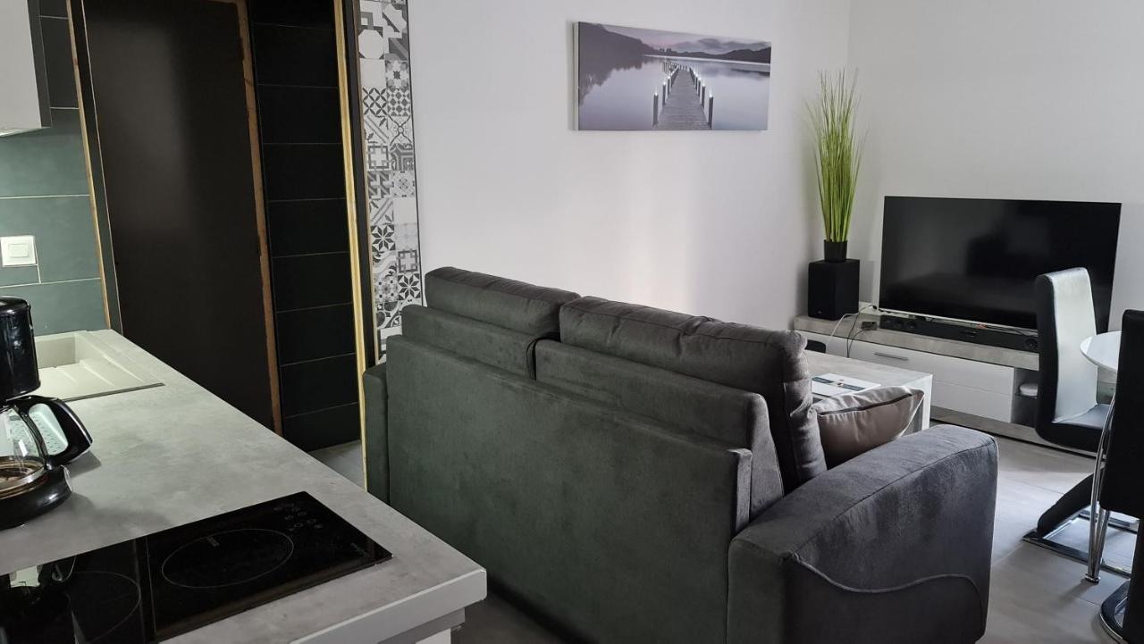 Apartment Le Cocon De La République: Tranquil Mezzanine With Southern Views Agde