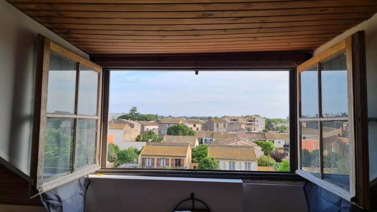 Le Cocon De La République: Tranquil Mezzanine With Southern Views