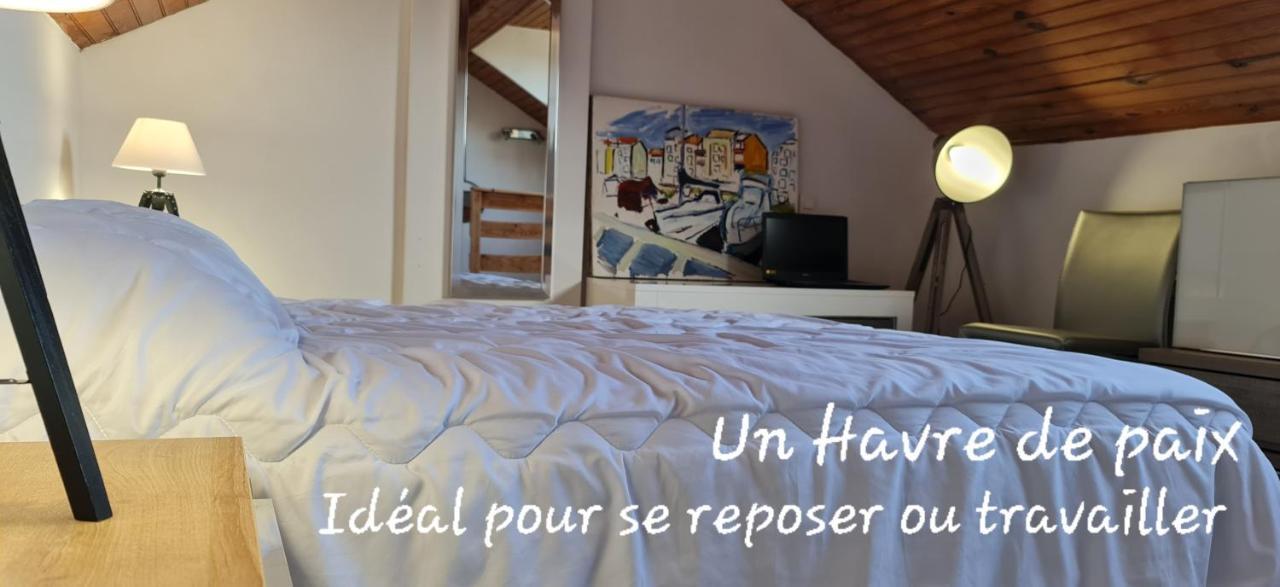 Le Cocon De La République: Tranquil Mezzanine With Southern Views *